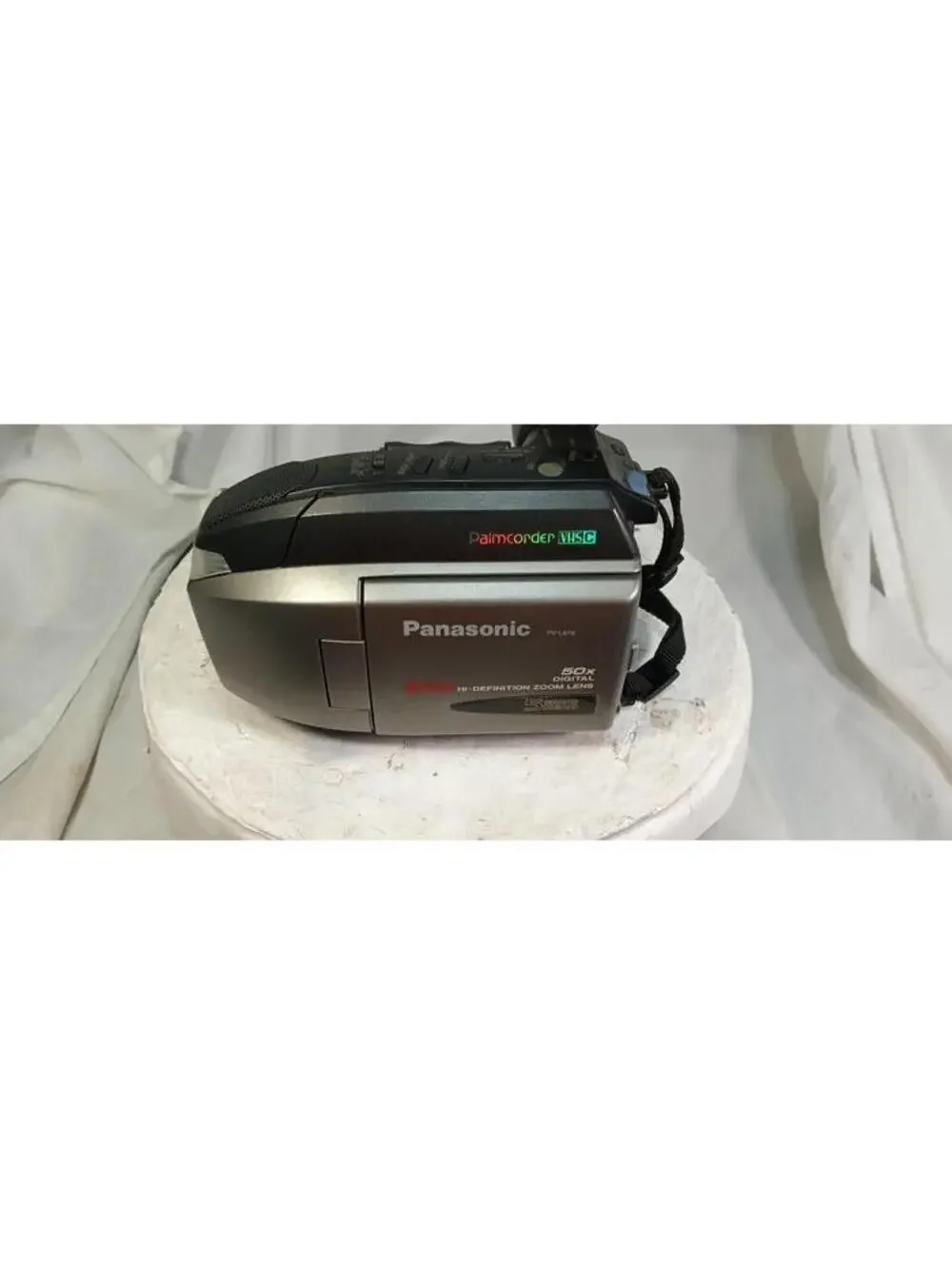 Panasonic PV-L678 Palmcorder Palmsight VHS-C Camcorder 23x Zoom Pre-Owned